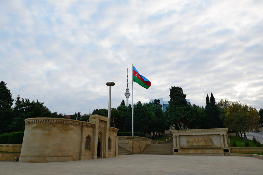 Shehidler Khiyabany, Azerbaiyán