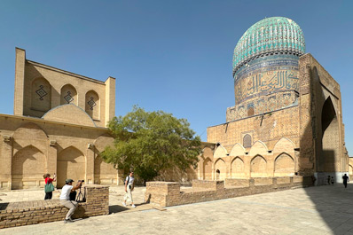 Bibi Khanum Mosque, Samarkand, Uzbekistan