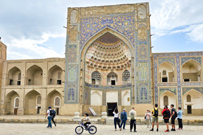 Madraza de Abdulaziz Khan, Bujará, Uzbekistán