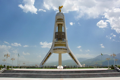 Monumento a la Neutralidad, Asjabad, Turkmenistán
