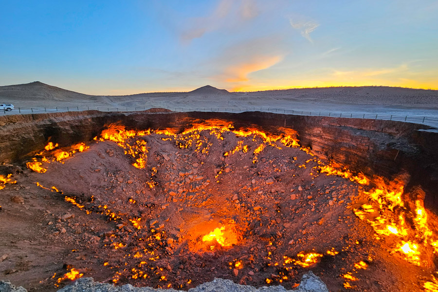 Darvaza Gas Crater, Turkmenistan