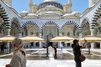 Ertugrul Gazi Mosque, Ashgabat, Turkmenistan