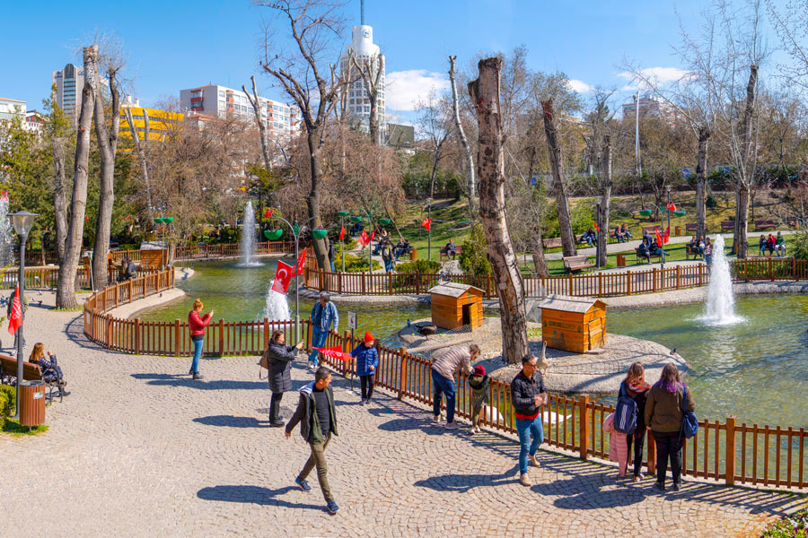 Visitors, Kuğulu Park, Ankara Visitors, Kuğulu Park, Ankara