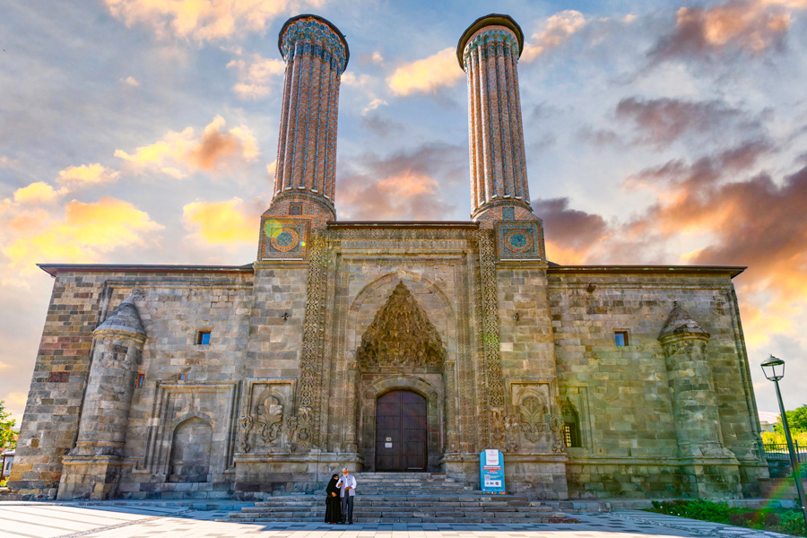 Double Minaret Madrasah (Çifte Minareli Medrese), Erzurum