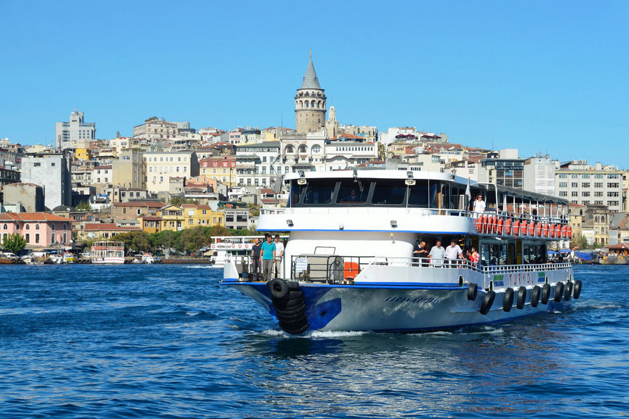 Crucero por el Bósforo de Estambul: Entretenimiento en Estambul