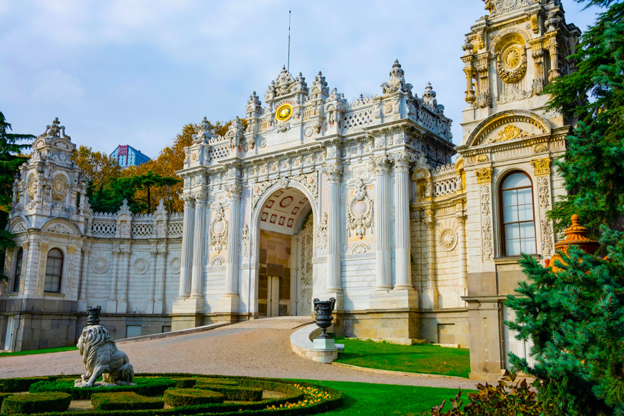 Gate of the Treasury, Dolmabahçe Palace, Istanbul