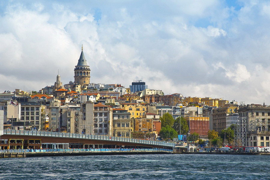 Vista de la Torre de Gálata y el Puente de Gálata, Estambul