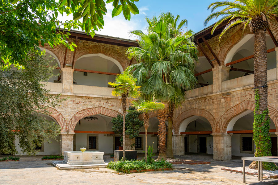 Öküz Mehmed Pasha Caravanserai, Kuşadası