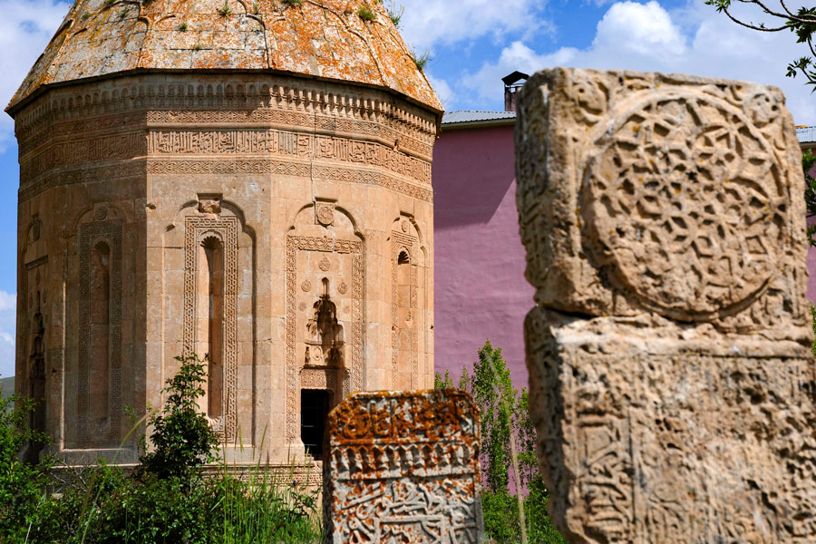 Halime Hatun Tomb, Van Province