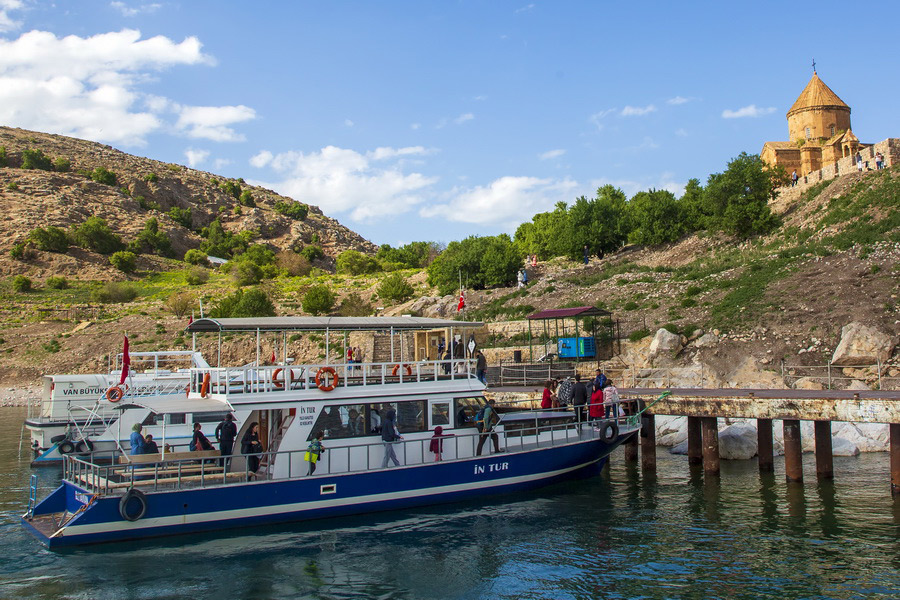 Ferry, Lake Van
