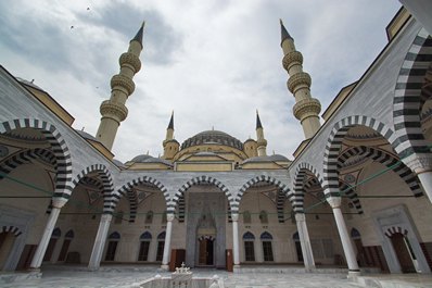 Ertugrul Gazi Mosque, Ashgabat