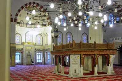 Ertugrul Gazi Mosque, Ashgabat
