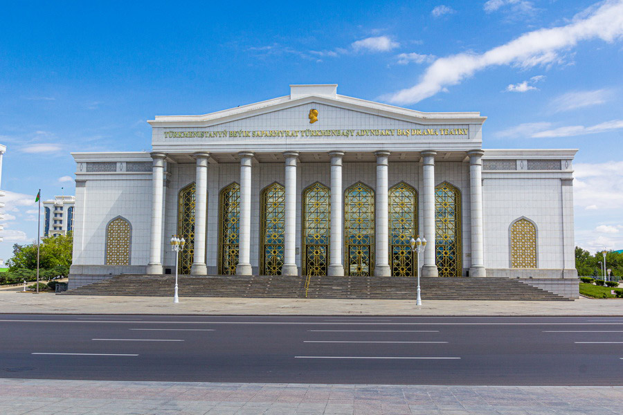Hauptdramatheater benannt nach Saparmurat Turkmenbashi, Aschgabat