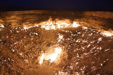 Le cratère de gaz Darvaza, le Turkménistan