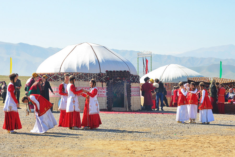 Solo Female Travel to Turkmenistan, Folk Festival