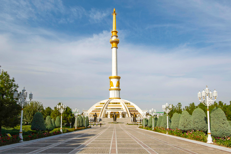Monumento a la Independencia, Ashgabat