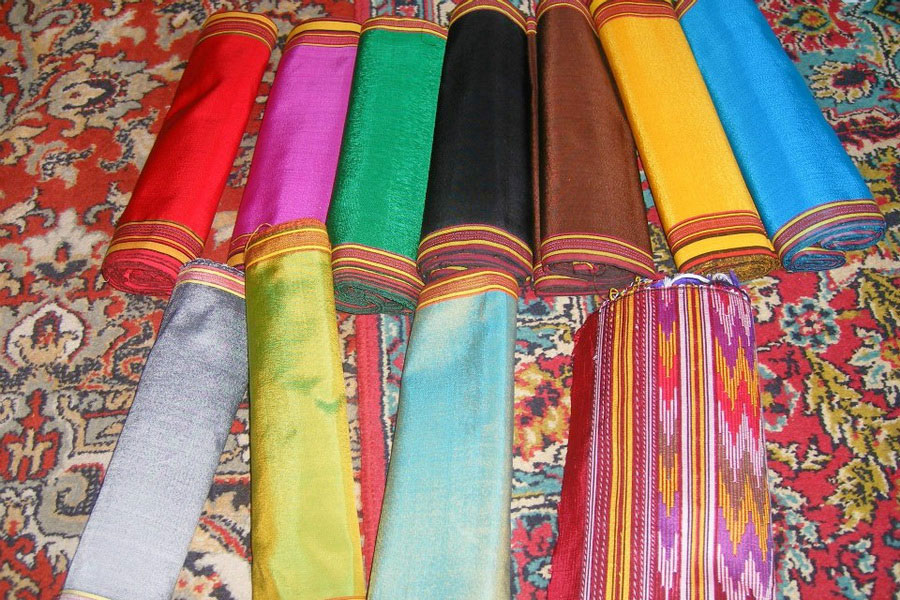 トルクメニスタンの宝物 - 絹織物