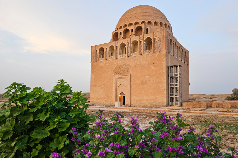 Sultan Sanjar Mausoleum, Merv Sultan Sanjar Mausoleum, Merv