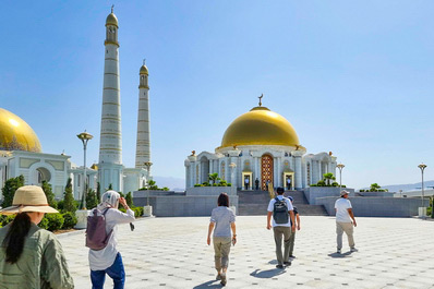 Ashgabat. Turkmenistan Travel Guide