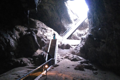 Kow-Ata Grotte souterraine. Guide de Voyage au Turkménistan
