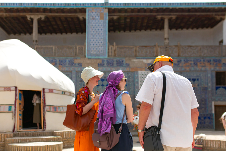 Best Time to Visit Uzbekistan, Tash-Khovli Palace in Summer