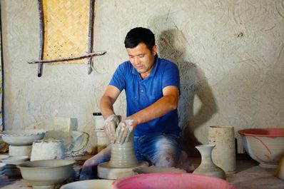 Gijduvan ceramics