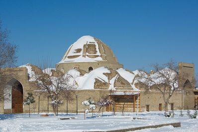 雪に覆われたブハラ