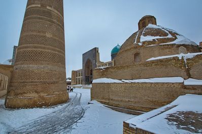 雪に覆われたブハラ