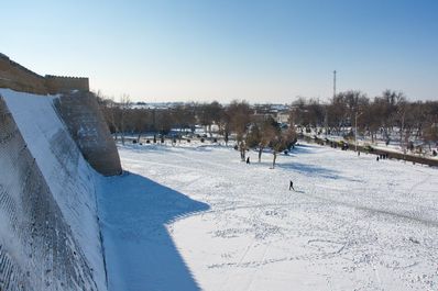 雪に覆われたブハラ