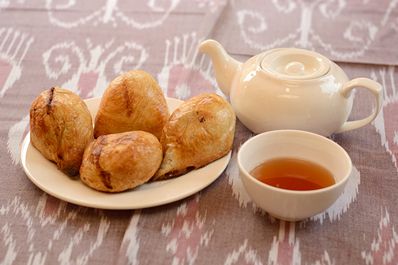 Uzbek floury cuisine: Puff Samsa