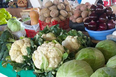 Verdure uzbeki al mercato locale