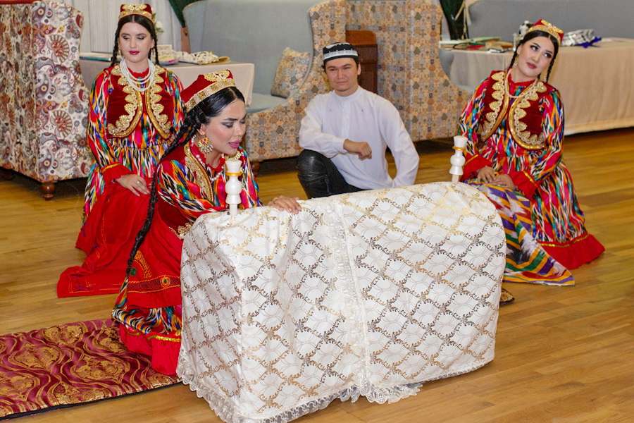 ウズベキスタンのベシク・トゥイの伝統