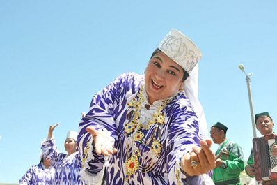 Nationaler usbekischer Tanz