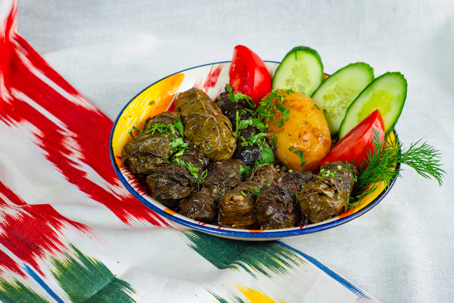 Узбекское мясное блюдо: долма
