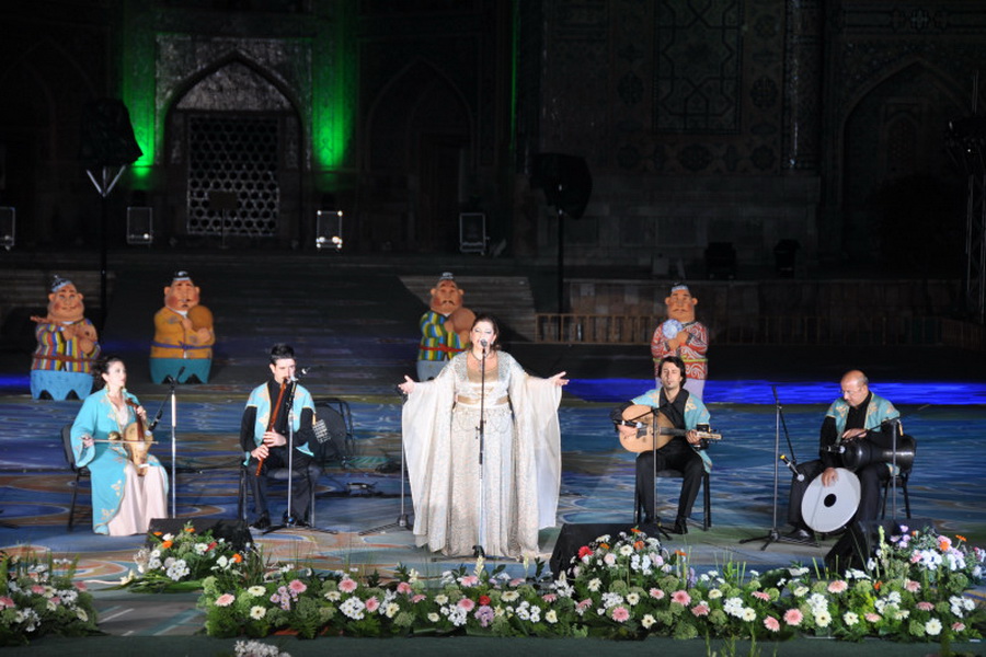 Le festival international de la musique «Charq Taronalari»