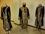 Clothing decorated with gold embroidery -zarchapan