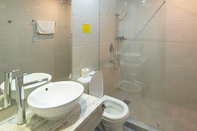 Bathroom, Lyabi House Hotel