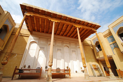 Yard, Omar Khayyam Hotel