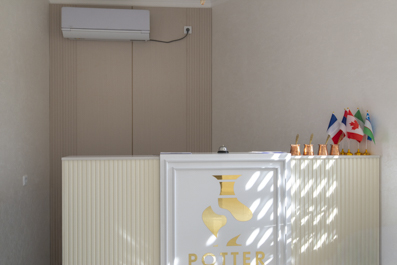 Rezeption, Hotel Potter
