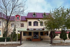 Hotel, Hotel Jipek Joli