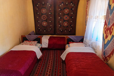 House, Yahshigul Guest House