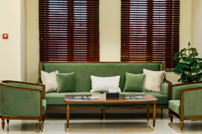 Lounge Zone, Astoria Plaza Hotel