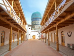 Cour, Hôtel Bibi-Khanum