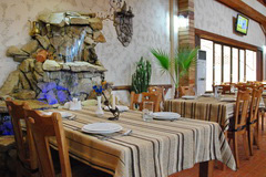 Restaurant, Hôtel Platan