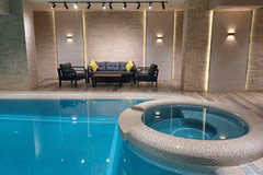 Pool, Wellfort Hotel