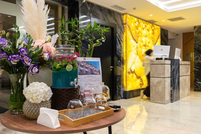 Ресепшн, Гостиница Европа