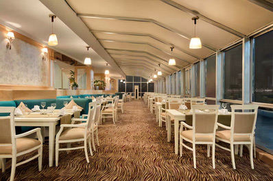 Restaurant, Hôtel Wyndham Tashkent