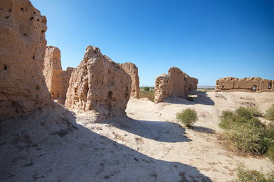 ウズベキスタンの歴史、キジルカラ砦