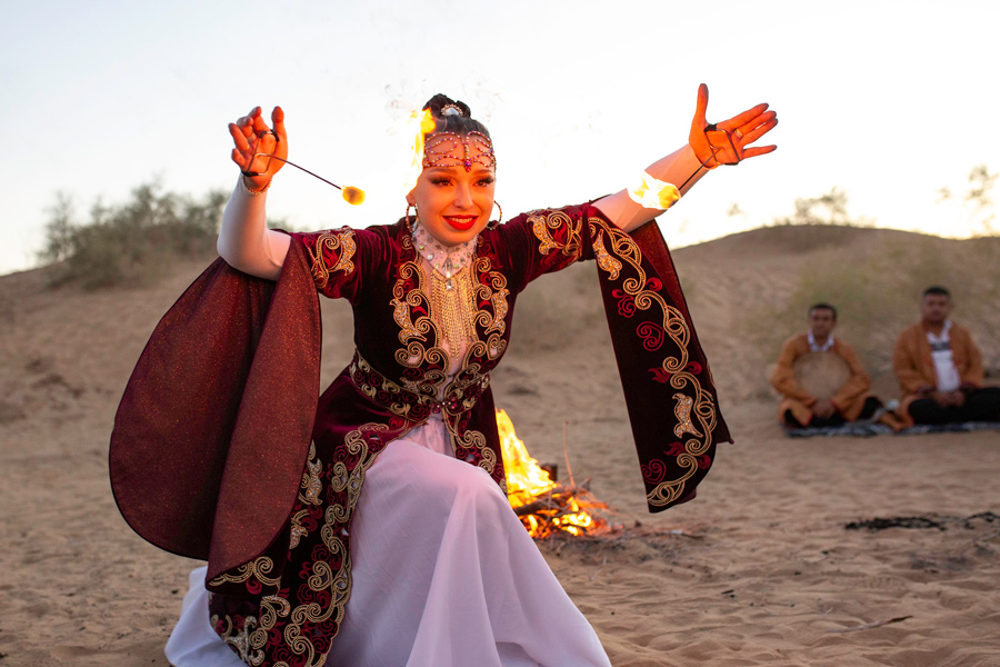 Evening Show, City of Magicians