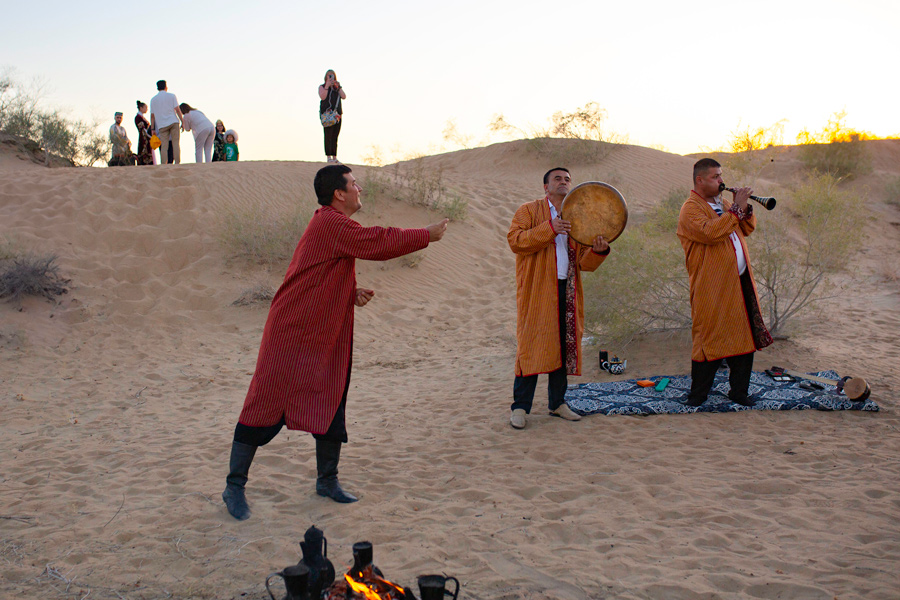 Lyazgi Dance, Karakum Desert